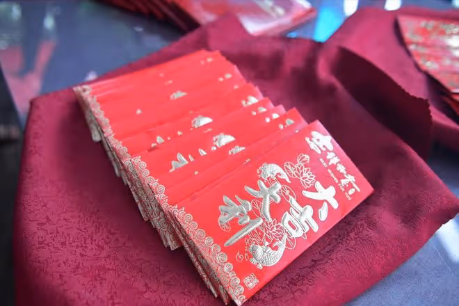 回老家過年如同被「打劫」一樣，處處都要花錢，決定明年不回去了