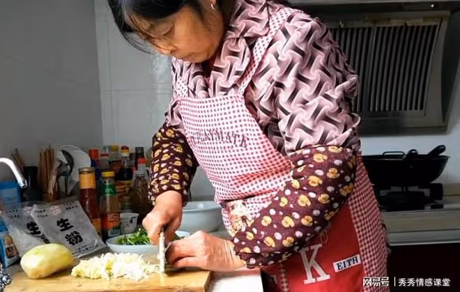 在兒子家住過後明白了，兒媳再好我也是客，當成自己家就惹事