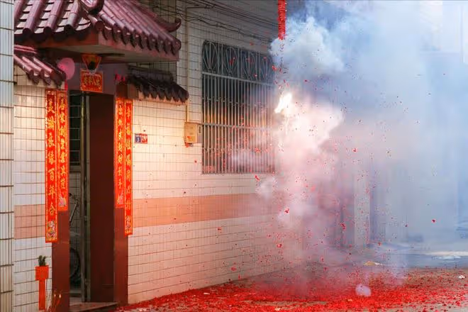 為了不給全村人磕頭拜年，我初一才回婆家，可待了兩晚我還是跑了