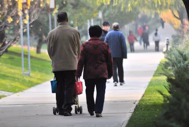 我活到43歲才發現：世界上最好的養生方式，其實是「遠離人群」