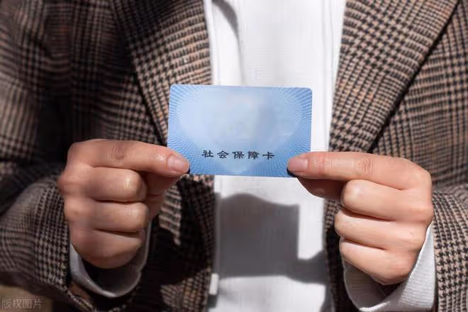 我40歲後才發現：老了有退休金不僅是晚年的底氣，更是子女的福氣