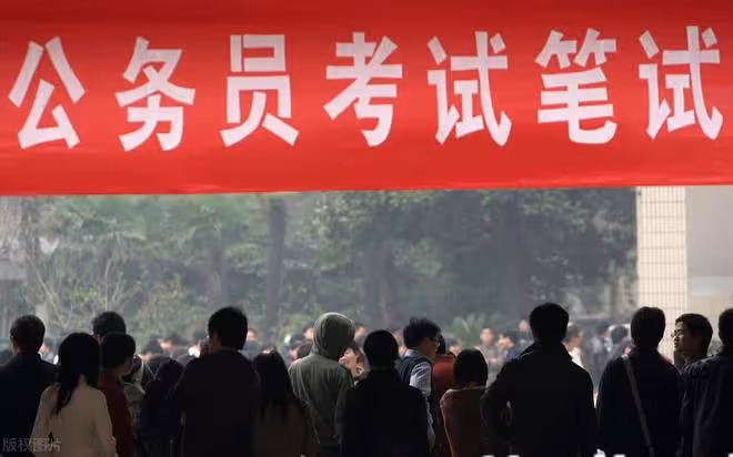 看見侄子辭掉公職去私企後，我才明白：為何三無家庭不建議考公