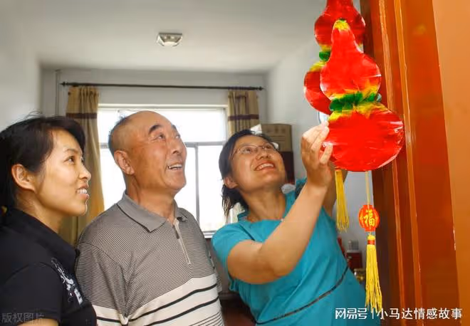 人過50歲後，我漸漸發現兒子和女兒差別，大概有這8點！