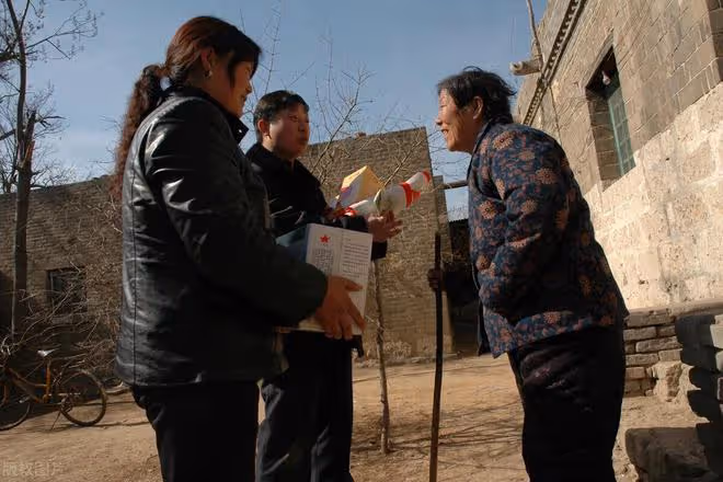 去年陪妻子回娘家過年，我發現了農村岳父岳母一種很勢利的現象
