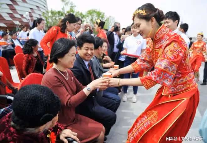 婆婆給1元改口費兒媳不肯叫媽，生完孩子後果斷離婚：不奉陪了