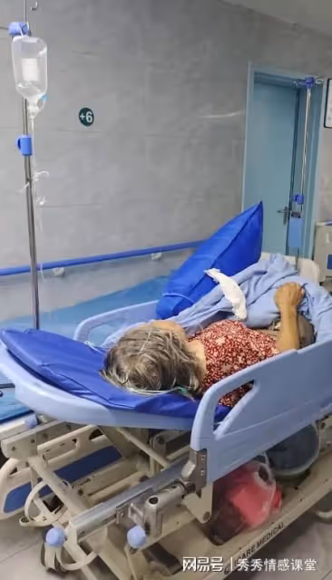 住院後，兒孫3家10口無一人肯留下來伺候我，醫療費也不出