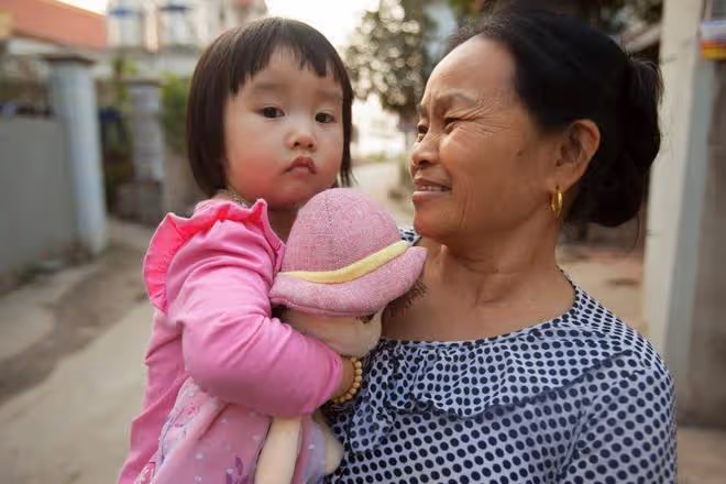 孩子6個月後，我準備離開幫小兒子攢老婆本，大兒媳：以後不認你