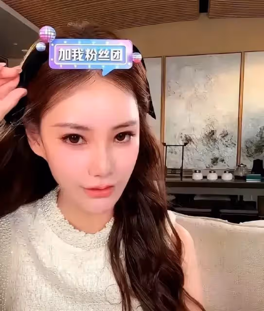 馬筱梅曬婚禮朋友視角,高清鏡頭下顏值依舊很高,直播已成常態化