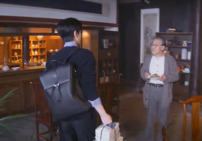 何蘇葉的家庭背景,教授外公,西醫爸,去世媽,被治癒的他