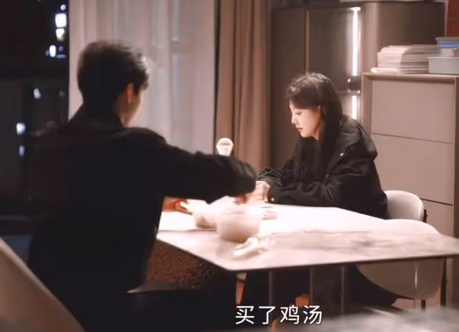 難哄溫以凡經歷了什麼,被舅舅欺負了嗎,桑延知道嗎