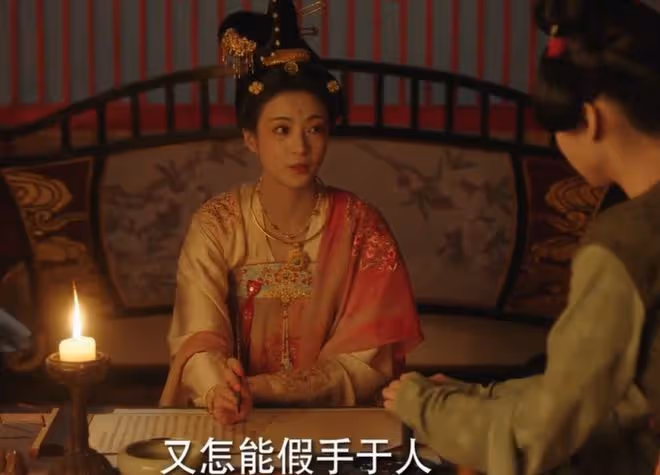 國色芳華縣主人設，二桃三士，沒有離異，只有喪偶