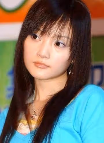 初戀曝光 賈乃亮為啥跟黃聖依分手追李小璐？她倆當年差距太大了