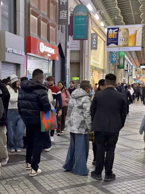 72歲曾志偉穿牛仔褲本想像劉德華這樣，卻一言難盡下半身看著尷尬