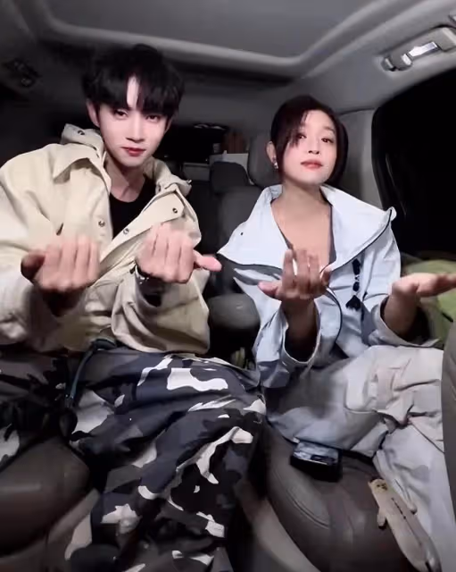 陳妍希跟小鮮肉在豪車內花式比心滿眼甜蜜誘惑，敢做自己讓人羨慕