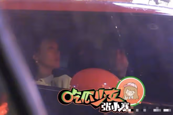 真不靠譜！都跟別人同居了還掛趙麗穎，林更新評論區被罵翻了