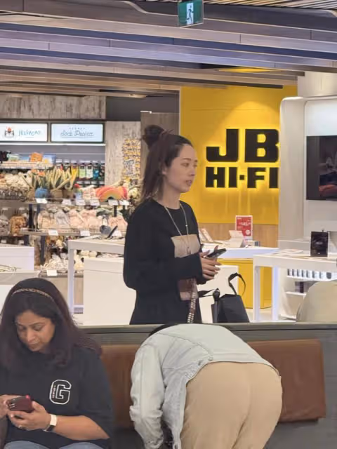 郭碧婷現身穿男裝打扮一言難盡，向佐走了她的路讓她無路可走