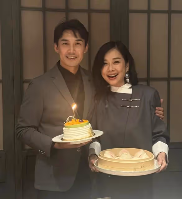 劉嘉玲夫婦和陳松伶夫婦秀恩愛，有人敷衍有人貌合神離好打臉