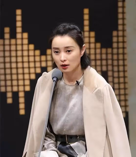 看了鞠婧禕的最新古裝，我相信吳越的話了，娛樂圈競爭太殘酷了