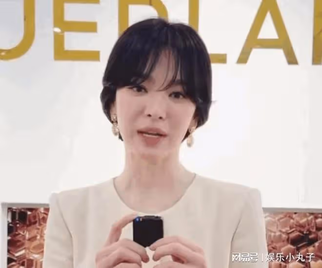 對比43歲宋慧喬比49歲林心如，網友悄悄放棄了減肥和婚姻