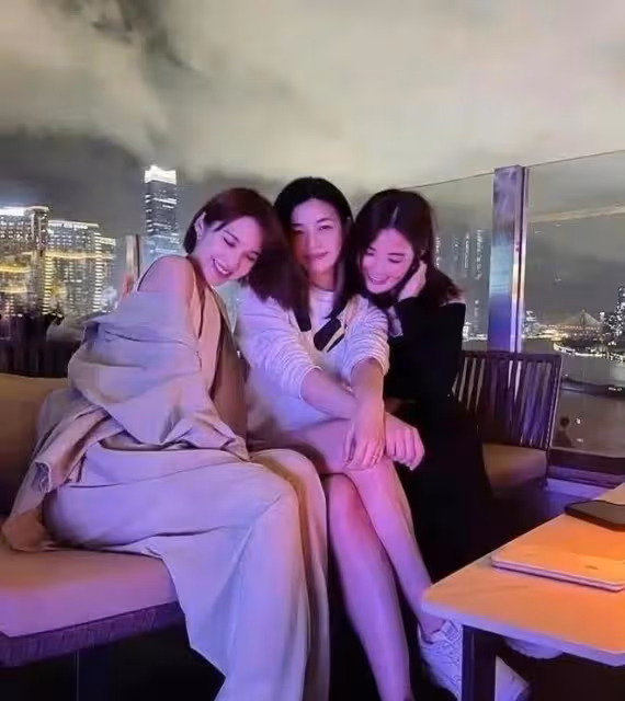 陳曉陳妍希離婚後首現身兩人狀態大不同，誰更受傷一目了然
