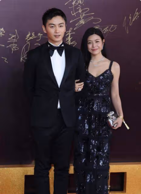10張圖記錄陳曉面部變化，且看陳妍希是如何一步一步改變陳曉的