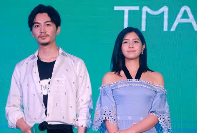 10張圖記錄陳曉面部變化，且看陳妍希是如何一步一步改變陳曉的
