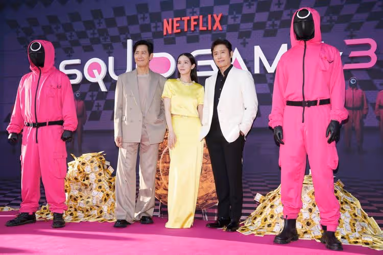 李政宰《魷魚遊戲3》揭開李秉憲真面目！倫敦試片獲400粉鼓掌歡呼
