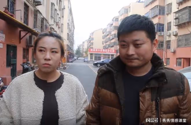 我媽花八千買鐲子，婆婆花兩千過日子，丈夫不滿：以後各養各媽