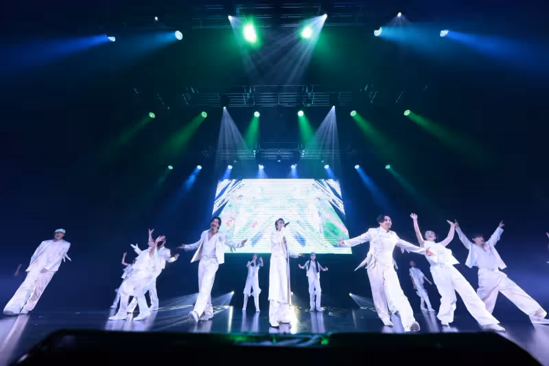 放浪兄弟新莊開唱！AKIRA加碼送禮「台上相遇林志玲同學」