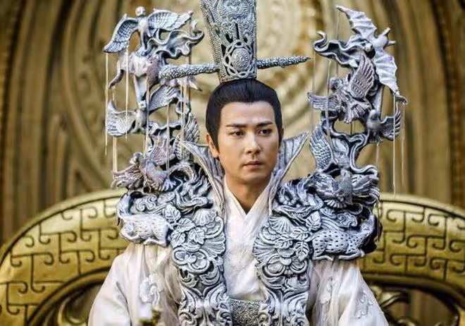 於正被壓8年的劇,投資3億,女主吳謹言,白鹿許凱當配,男主已涼