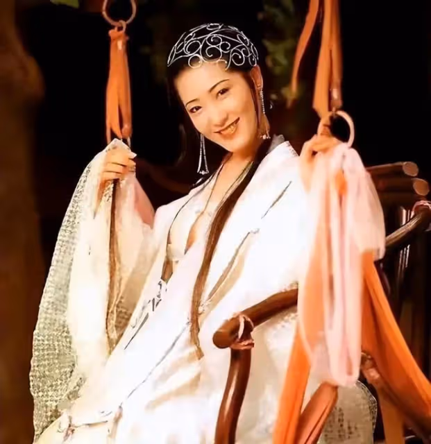 一生只演兩部三級片，她卻成了「亞洲第一美胸」！