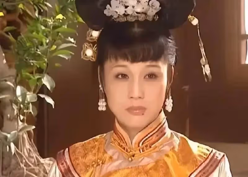 她長太美被導演「據為己有」,同居27年沒證沒娃,63歲不治身亡