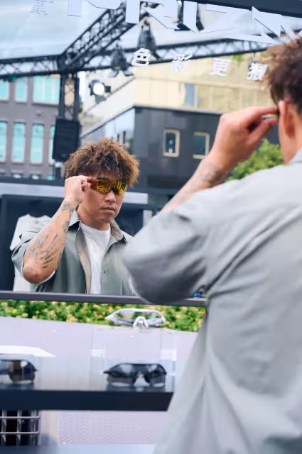 Oakley迎50周年端輕量紀念款設計　限時動能挑戰登陸華山