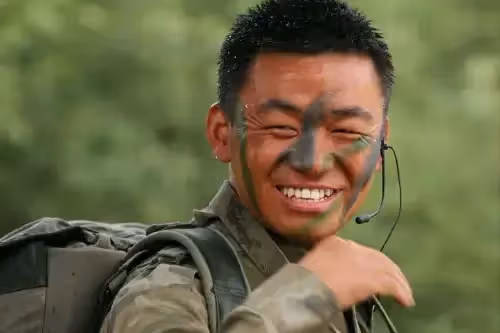 2025最能扛劇的8位男演員,郭京飛王鶴棣跌出前3,第1名竟然是他!