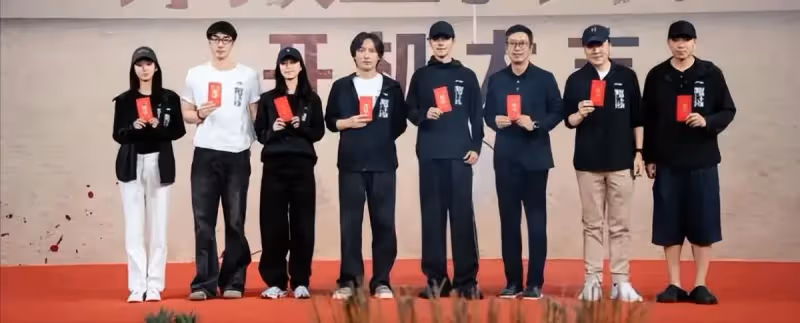 2025最能扛劇的8位男演員,郭京飛王鶴棣跌出前3,第1名竟然是他!