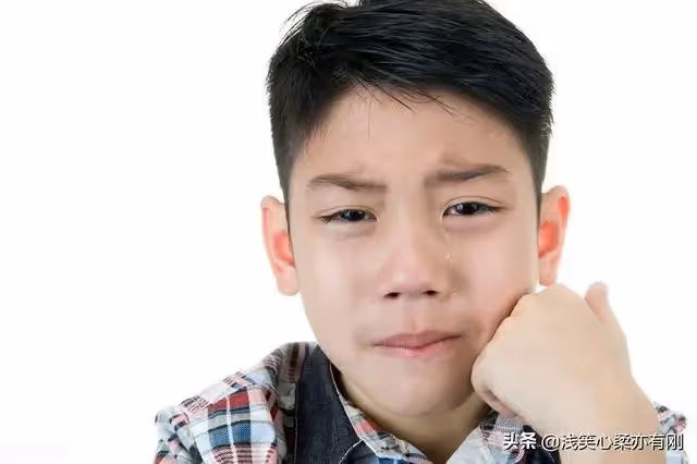 女人背叛婚姻最對不起的不是丈夫，最對不起的是被忽視的孩子。