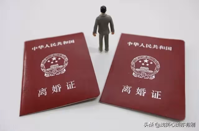 我沒有出軌，愛玩怎麼就不守婦道了，離婚後母親給我一巴掌：活該