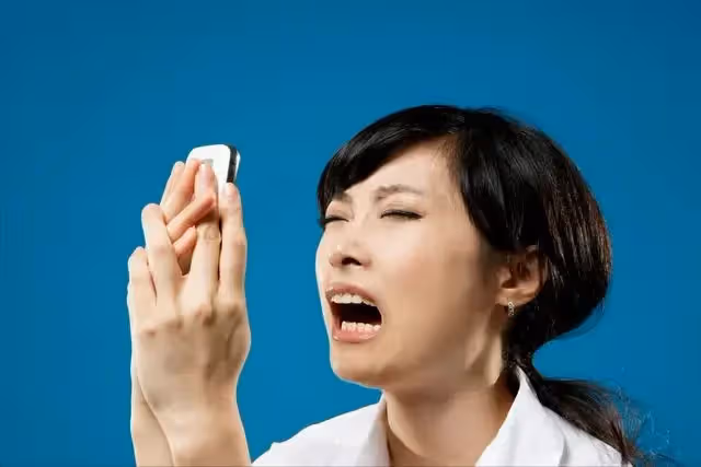 21歲的美女老師為什麼淚流不止，14歲的男生為什麼頻頻針對