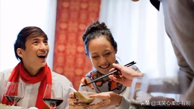 中年女人智斗女閨蜜，拒絕閨蜜插足自己的家庭，丈夫：有你真好。