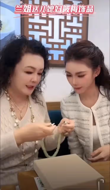 當初汪小菲發瘋說,大S身體不好怕她死,而徐家沒有人真正關心大S
