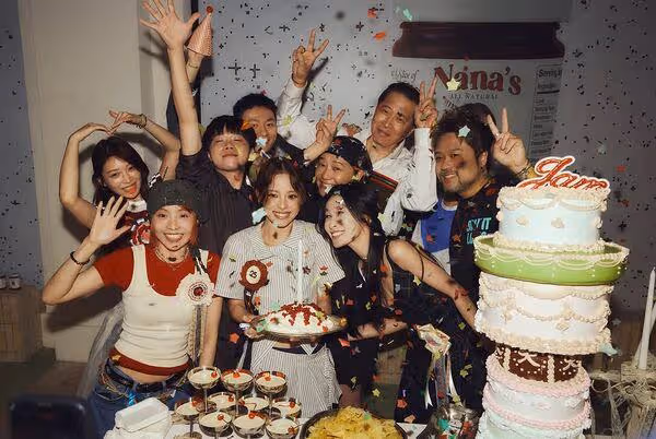 全家飛上海給歐陽娜娜生日驚喜!歐陽龍最後一刻耍雷…歐陽妮妮傻眼