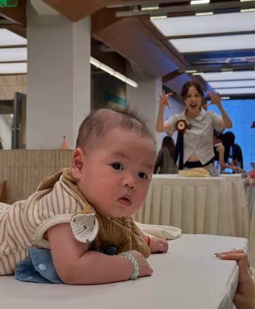 全家飛上海給歐陽娜娜生日驚喜!歐陽龍最後一刻耍雷…歐陽妮妮傻眼