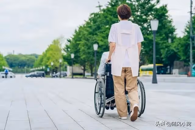 二婚男友每月給6000家用，想讓我當免費保姆，我選擇當收費的護工