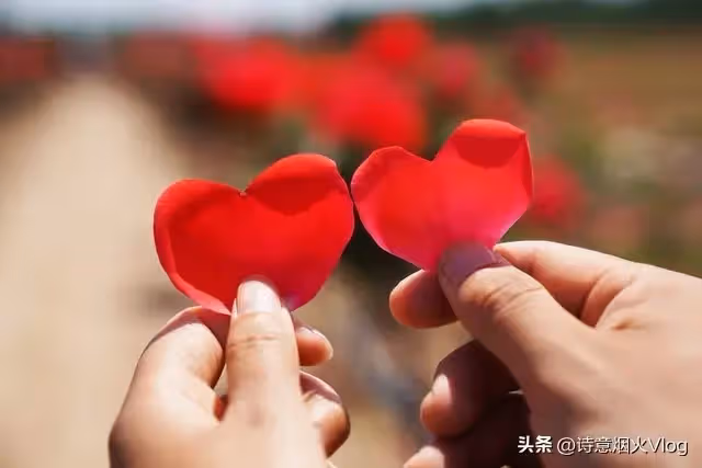 我55歲，再婚15年，現在兒媳想讓我放棄老伴給他們帶孩子，怎麼辦