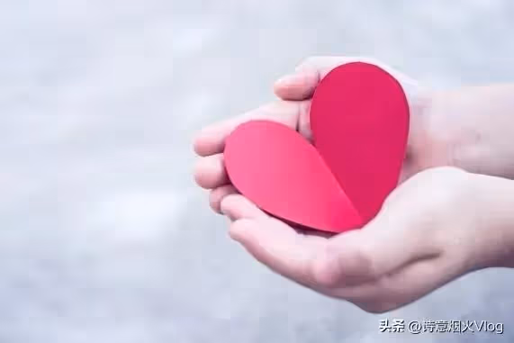 我55歲，再婚15年，現在兒媳想讓我放棄老伴給他們帶孩子，怎麼辦