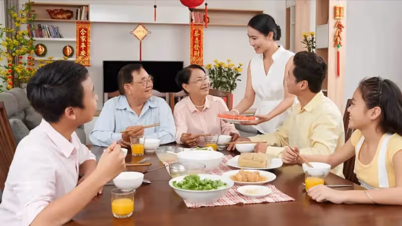 岳母把房過戶給兒子，摔跤給女兒開空頭支票：你照顧，拆遷款平分