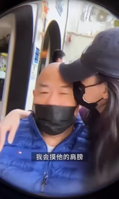 張柏芝曬照慶父親節，五官像爸爸但比他好看多了，她真的很孝順