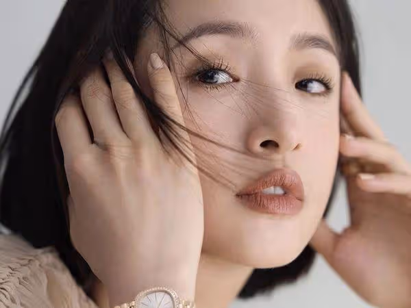林依晨親自發文報喜！「二寶緊抓大拇指」兒子小手萌翻