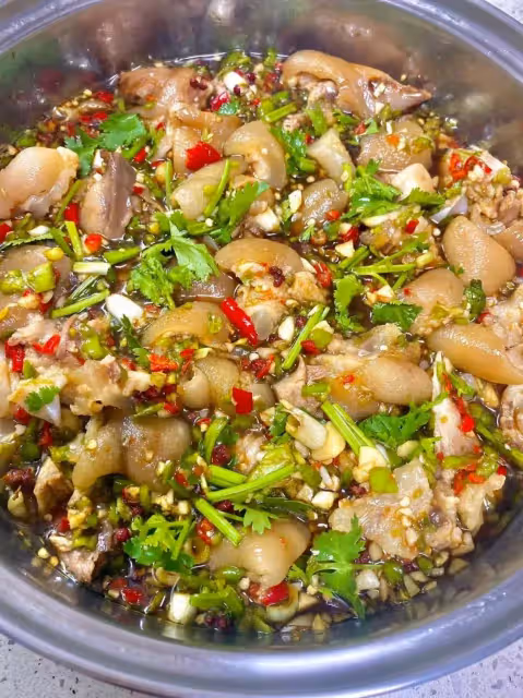 夏天「豬蹄」這樣吃，酸酸辣辣超級過癮！
