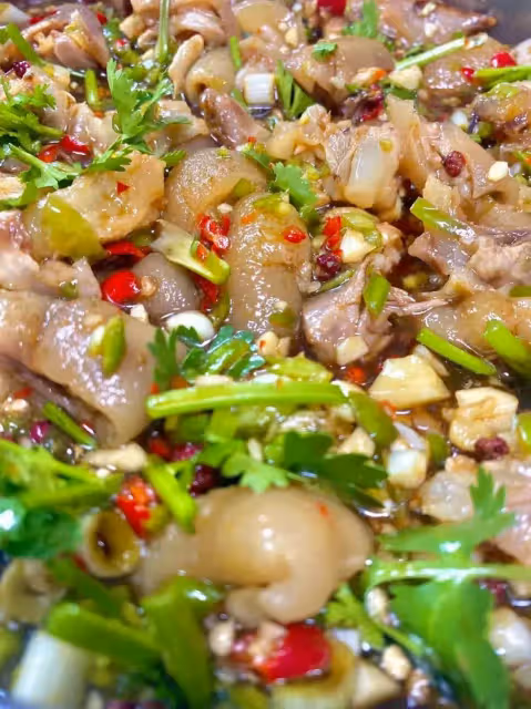 夏天「豬蹄」這樣吃，酸酸辣辣超級過癮！